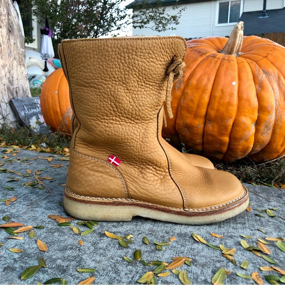 Size 40 Arhus in Honey